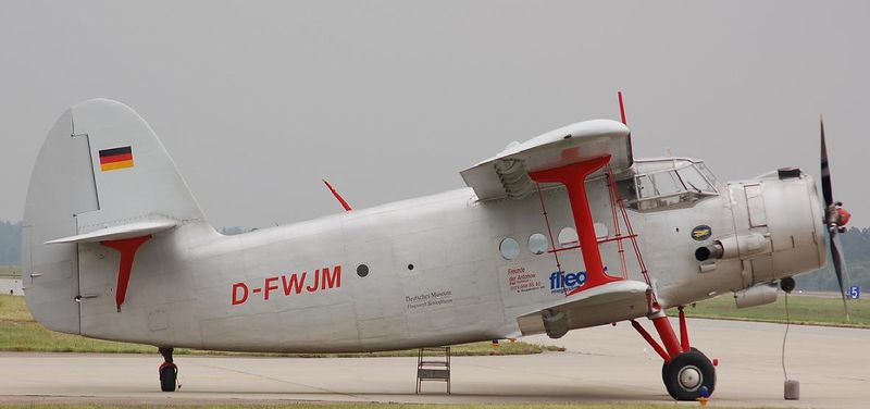 Soubor:Antonov An-2 in Manching.jpg