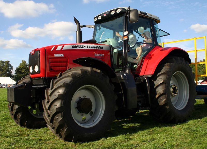 Soubor:Massey Fergusson 6490 Dynashift.JPG