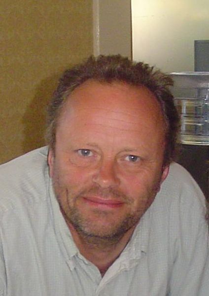 Soubor:Robert Llewellyn 2004.jpg