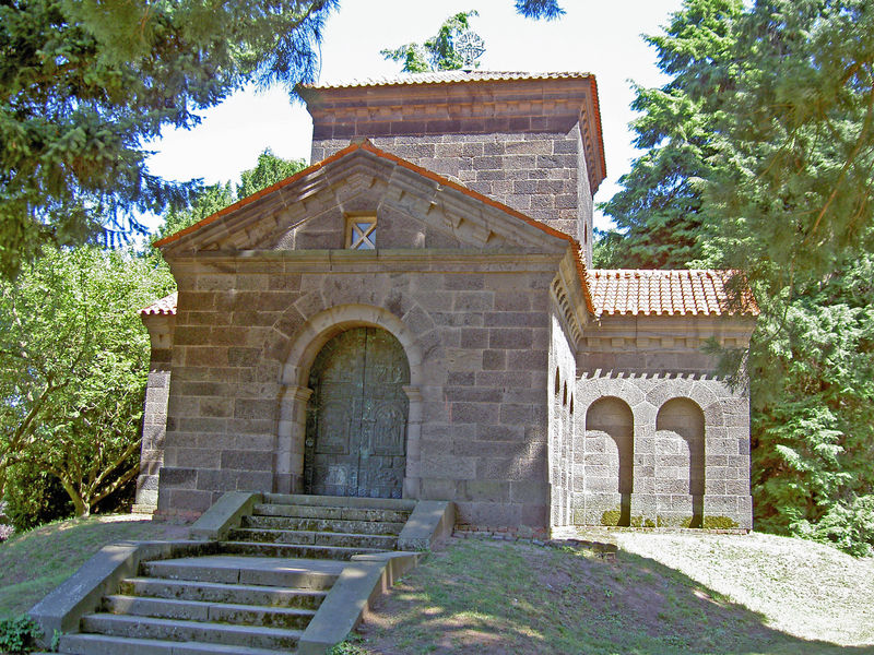 Soubor:Darmstadt-Rosenhoehe-Neues Mausoleum.jpg