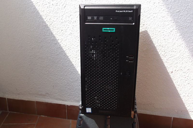 Soubor:ProLiant ML10 Gen9-1.jpg