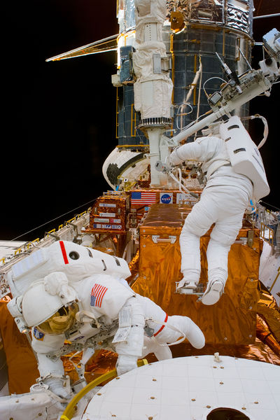 Soubor:STS-82 Hubble.jpg