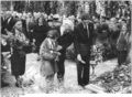 Bundesarchiv Bild 183-48137-0005, Weimar, Begräbnis Louis Fürnberg.jpg