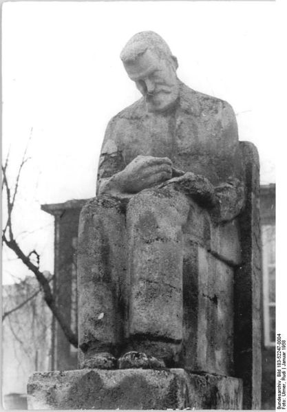 Soubor:Bundesarchiv Bild 183-52247-0004, Berlin, Bergstraße, Denkmal Heinrich Zille.jpg