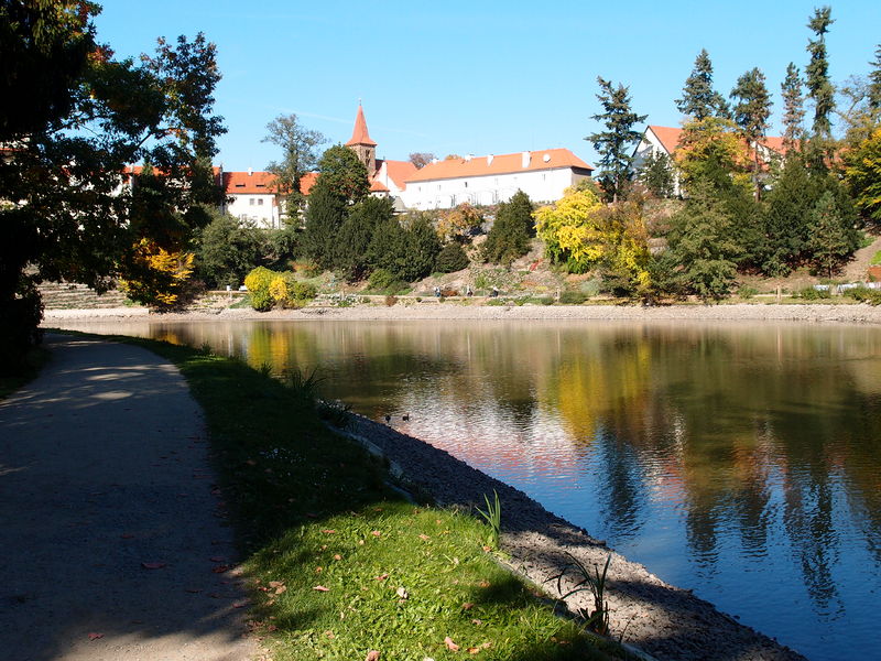 Soubor:Zámecký park Průhonice-September-2017-79.JPG