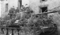 Bundesarchiv Bild 101I-301-1955-22, Nordfrankreich, Panzer V (Panther) mit Infanterie-1.2.jpg