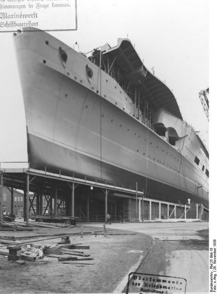 Soubor:Bundesarchiv RM 25 Bild-18, Flugzeugträger "Graf Zeppelin", Bau.jpg