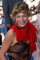 Milla Jovovich (2002)