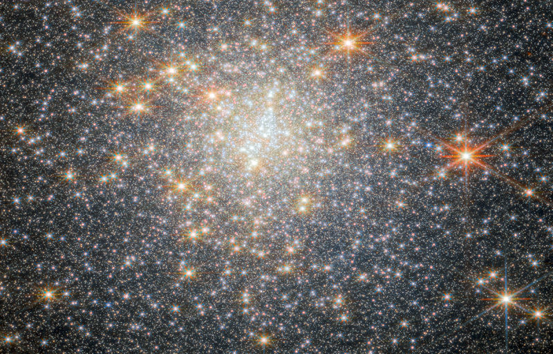 Soubor:Star-Studded Cluster (NGC 6440)-NASAFlickr.jpg