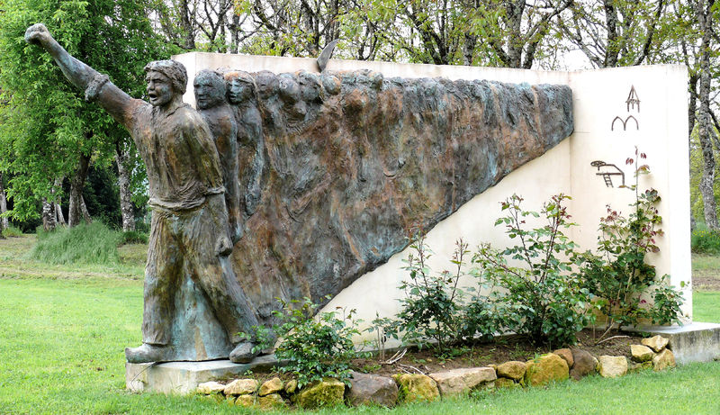 Soubor:Capdrot - Monument des Coquants.JPG