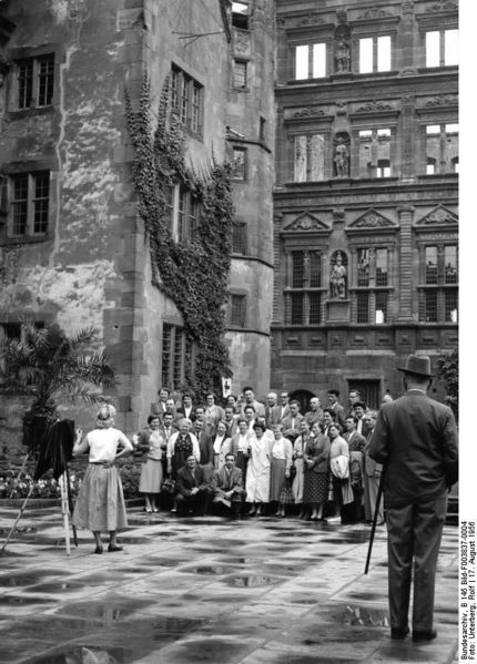 Soubor:Bundesarchiv B 145 Bild-F003837-0004, Heidelberg, Schloss.jpg