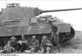 Bundesarchiv Bild 101I-712-0498-34, Russland, Oberst Langkeit, Panzer V "Panther".jpg