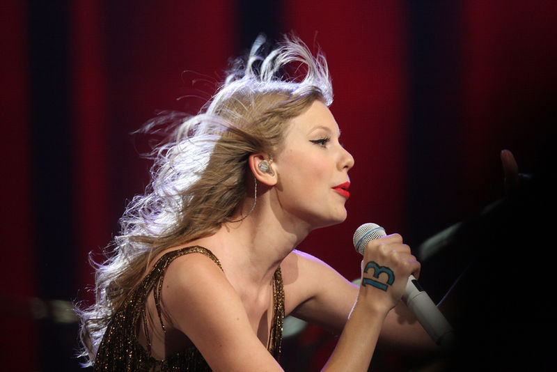 Soubor:Taylor Swift-Speak Now Tour-EvaRinaldi-2012-32.jpg