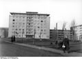 Bundesarchiv B 145 Bild-F002325-0002, Köln, Neubausiedlung für Flüchtlinge.jpg