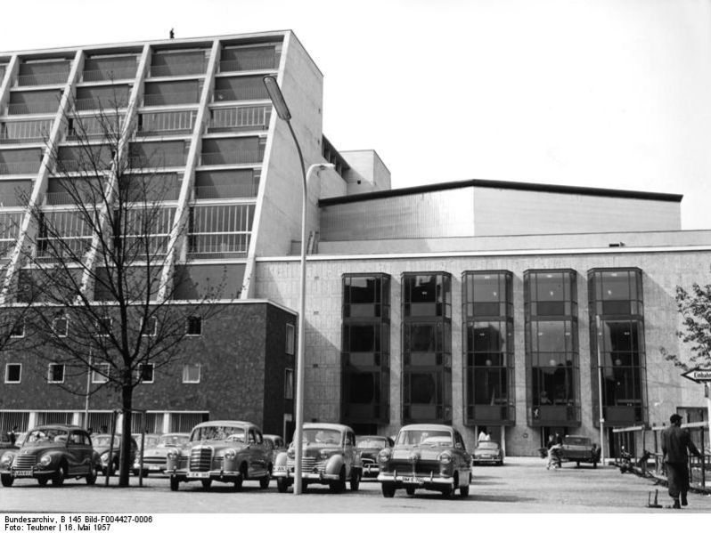 Soubor:Bundesarchiv B 145 Bild-F004427-0006, Köln, Opernhaus.jpg