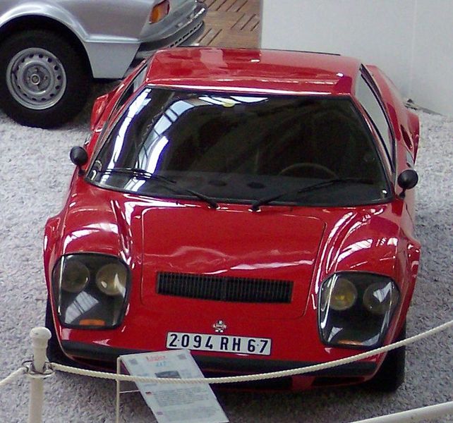 Soubor:Ligier JS2 v red.jpg