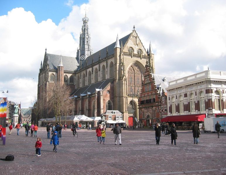 Soubor:HaarlemGroteMarkt1.JPG