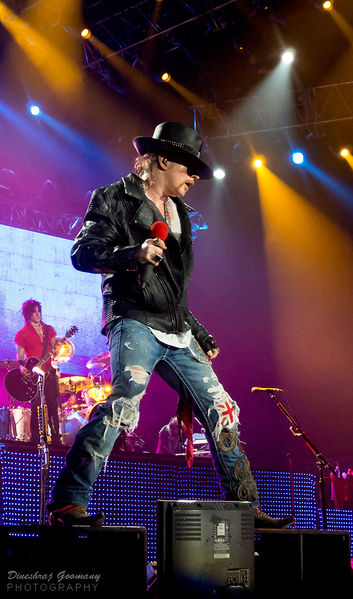 Soubor:Axl Rose 6-2012 Flickr2.jpg