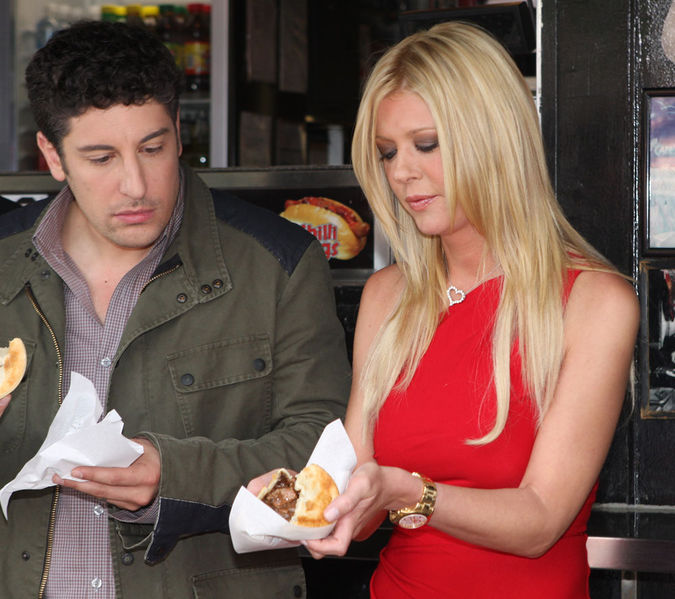 Soubor:Jason Biggs, Tara Reid (6811673448).jpg