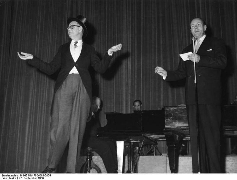 Soubor:Bundesarchiv B 145 Bild-F004069-0004, Bonn, Gastspiel Berliner Kabarett.jpg