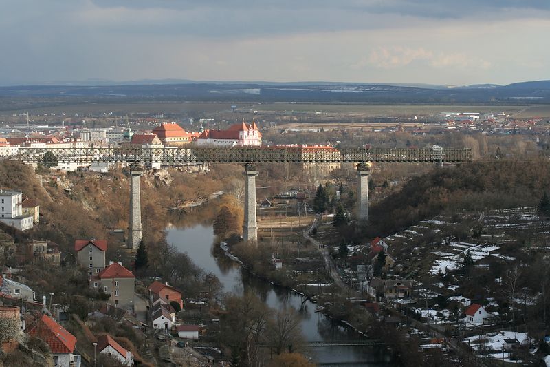 Soubor:Znojmo-Railway Bridge.jpg