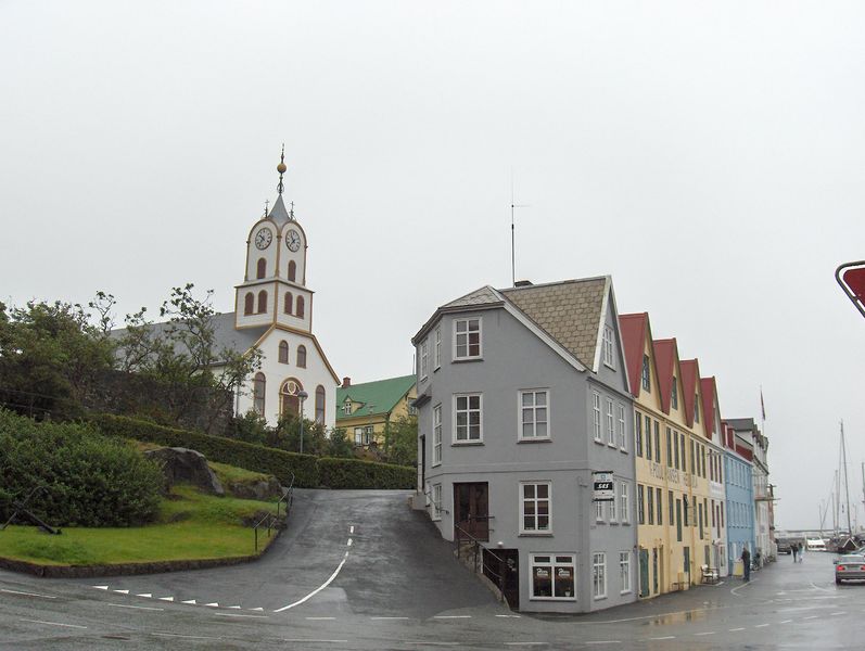 Soubor:Torshavn Cathedral 2.JPG