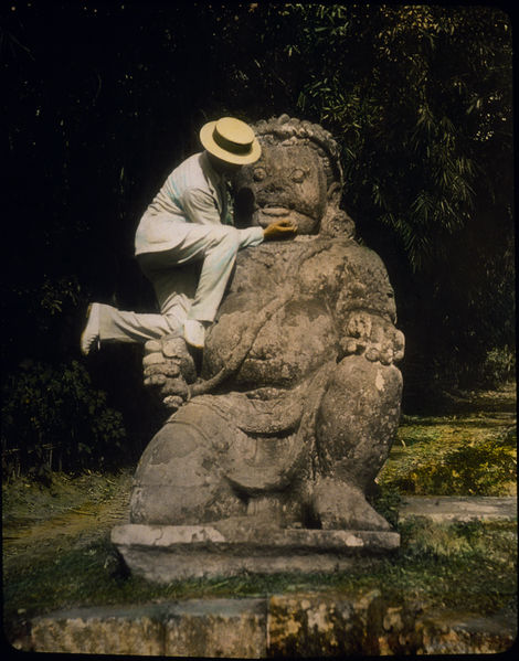 Soubor:Borobudur lantern slide2.jpg