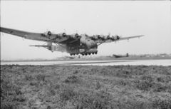 Bundesarchiv Bild 101I-596-0367-05A, Flugzeug Me 323 Gigant.jpg