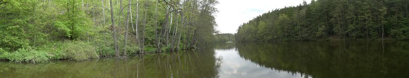 Soubor:Odlezly Lake-panorama.jpg