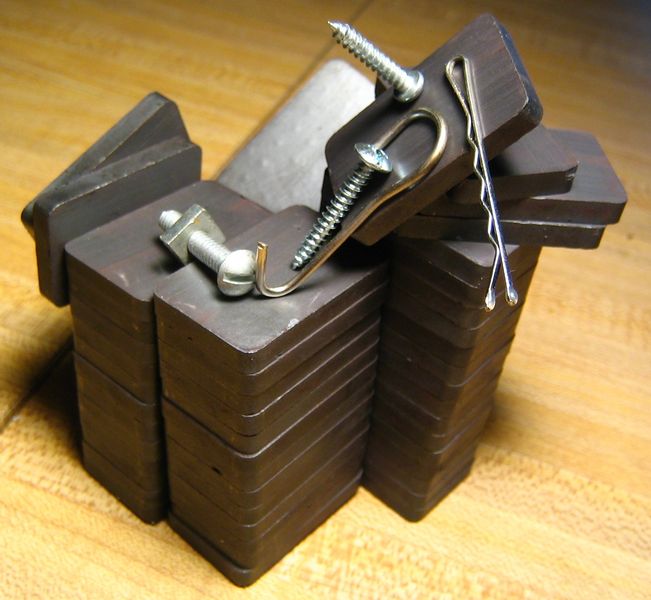 Soubor:Ceramic magnets.jpg