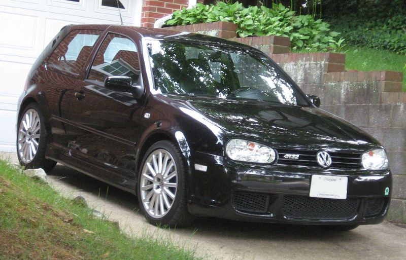 Soubor:Volkswagen-Golf-R32.jpg