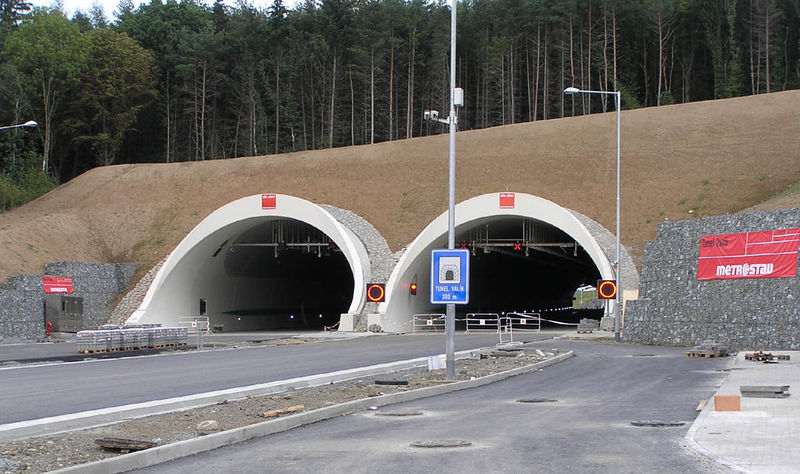 Soubor:Valik tunel.jpg