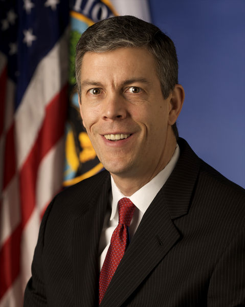 Soubor:Arne Duncan official photo.jpg