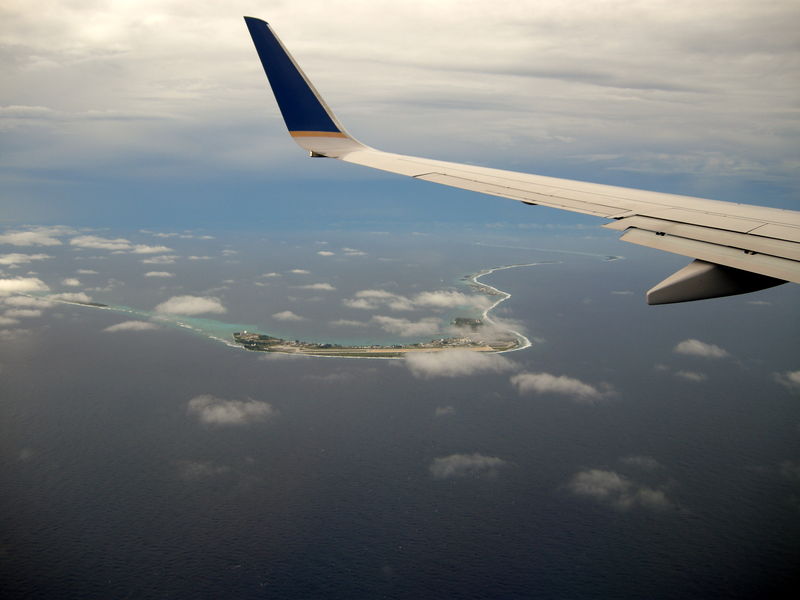 Soubor:Aerial view, Kwajalein Atoll, Marshall Islands.jpg