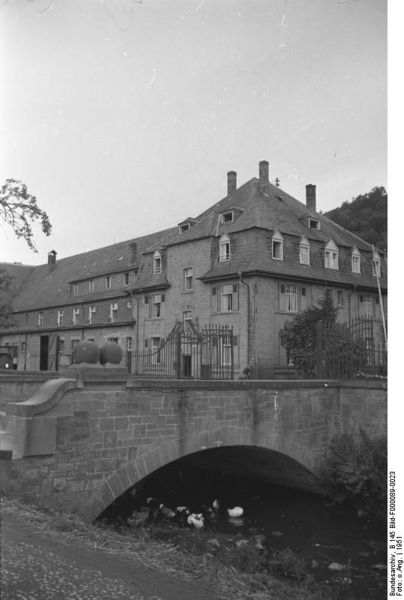 Soubor:Bundesarchiv B 145 Bild-F000089-0023, Landesumschulungshof Finkenbach.jpg