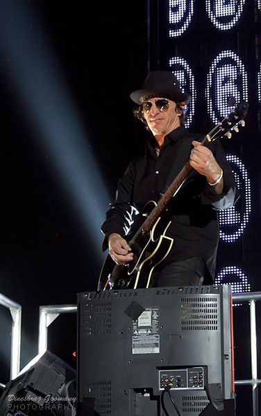 Soubor:Izzy Stradlin-2012-Flickr.jpg