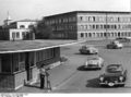 Bundesarchiv B 145 Bild-F003557-0004, Sindelfingen, Mercedes Autowerk, Hauptgebäude.jpg