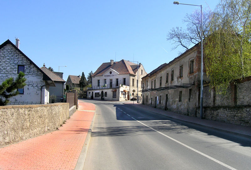 Soubor:Prague Lochkov Za Ovcinem.jpg