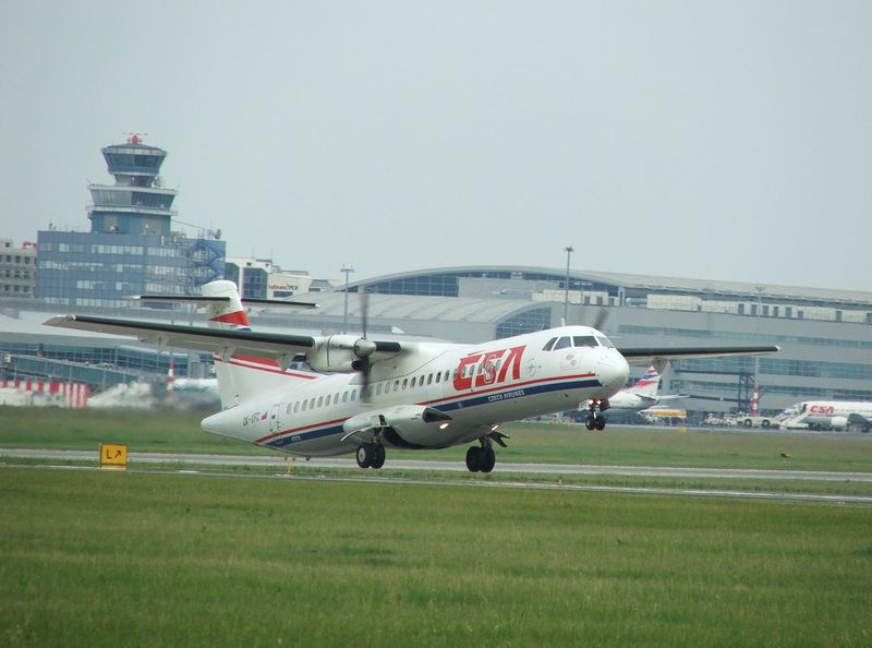 Soubor:Ruzyne atr72 7060.JPG