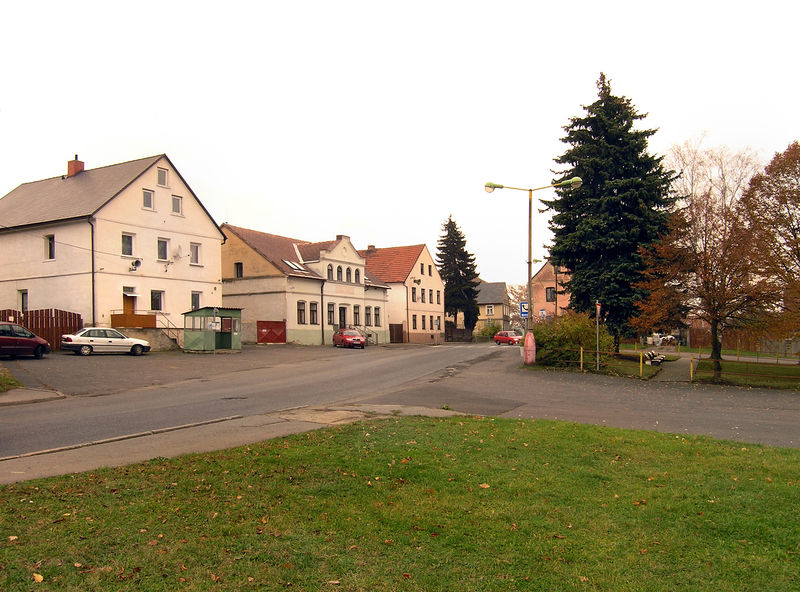 Soubor:Stvolínky, main square.jpg