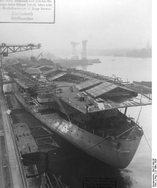 Soubor:Bundesarchiv RM 25 Bild-30, Flugzeugträger "Graf Zeppelin", Bau.jpg