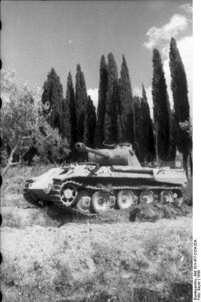 Soubor:Bundesarchiv Bild 101I-477-2124-25A, Italien, Panzer V (Panther).jpg