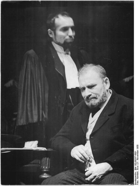 Soubor:Bundesarchiv Bild 183-60337-0001, Berliner Festtage, Volksbühne, "Affäre Dreyfus".jpg