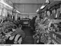 Bundesarchiv B 145 Bild-F003086-0004, Traunreuth, Strickwarenbetrieb.jpg