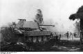 Bundesarchiv Bild 146-1976-124-12A, Russland, Infanterie und Panzer im Kampf.jpg