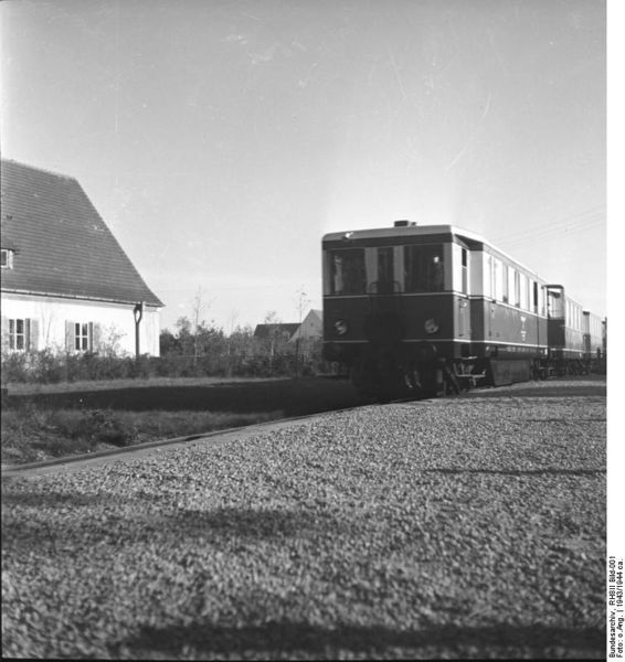 Soubor:Bundesarchiv RH8II Bild-001, Peenemünder Schnellbahnzüge.jpg