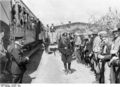 Bundesarchiv R 49 Bild-1470, Gnesen, Umsiedler aus Galizien.jpg