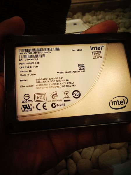 Soubor:SSD INTEL Flickr2.jpg