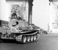 Bundesarchiv Bild 101I-721-0395-26, Paris, Panzer V (Panther) vor Arc de Triomphe.2.jpg