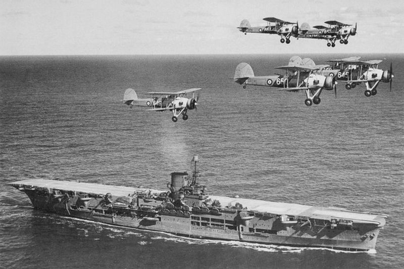 Soubor:HMS Ark Royal h85716-1939.jpg